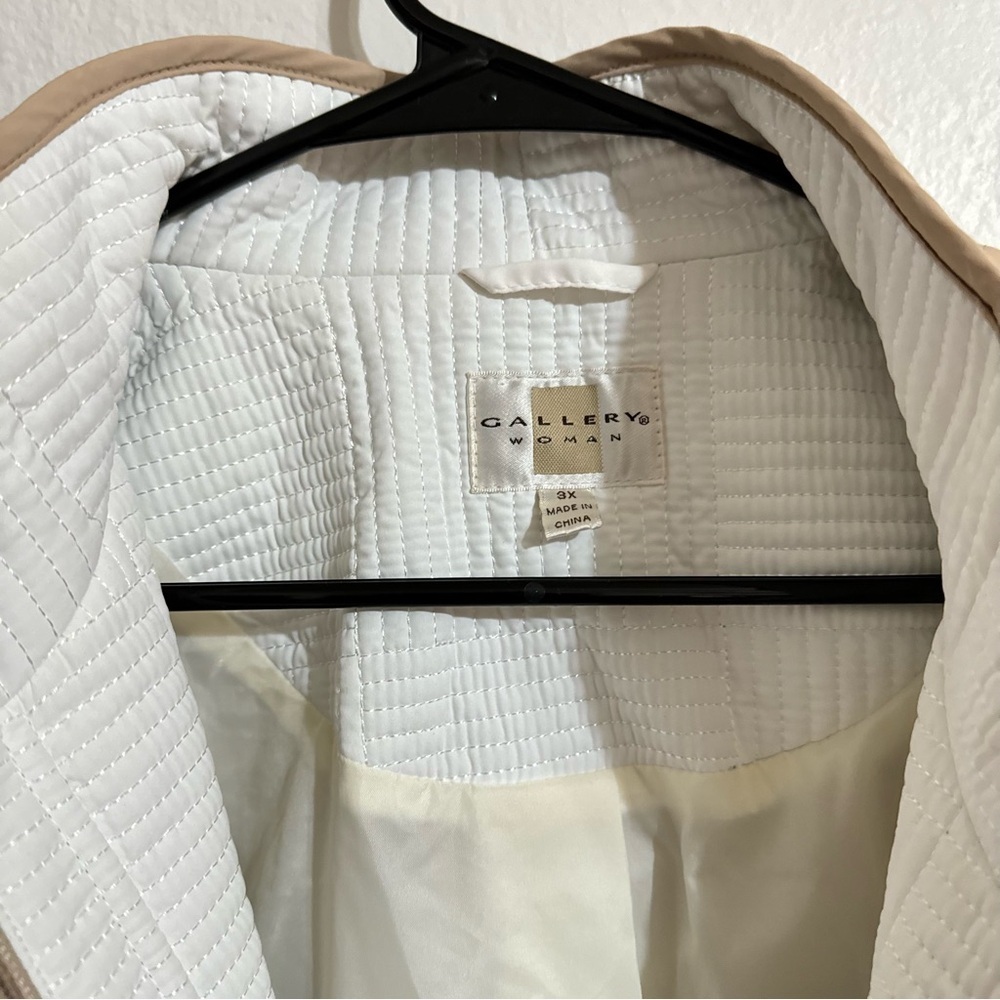 Gallery Woman’s 3X Tan Quilted Button Zip Snap Closure Overcoat Jacket - Picture 6 of 7